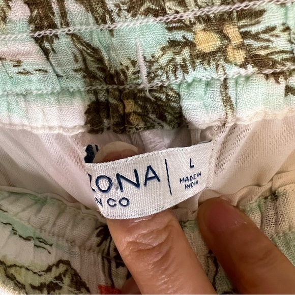 NWT Arizona Womens Floral Pull On Shorts Lined Sz L Drawstring Beach Summer - Picture 8 of 13